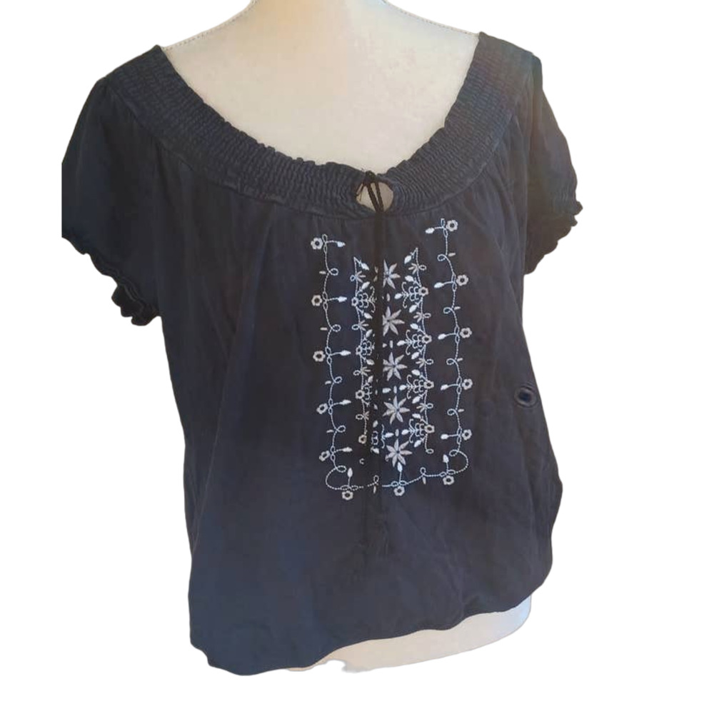 Gloria Vanderbilt Embroidered Tie Keyhole Top Large